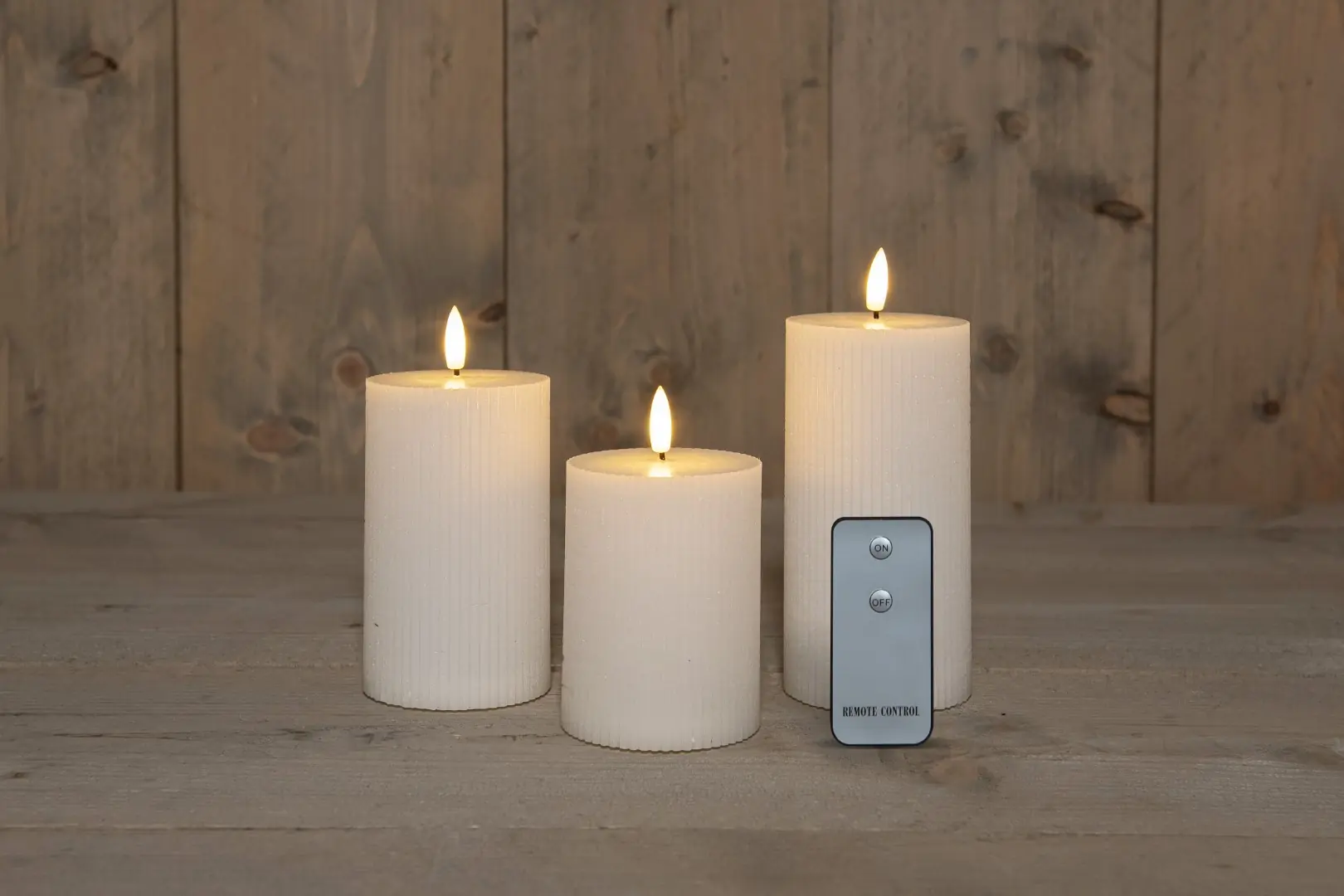 B.O. 3Pcs 3D Wick White Ribbel Candle kaars 7,5X1012,515 cm Rust Anna's Collection