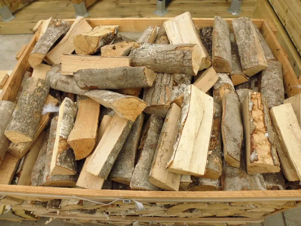 Gedroogd Openhaard Berkenhout haardhout pallet, losgestort 1.0 kuub, gestapeld 0.7 kuub brandhout Warentuin Mix
